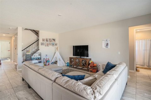 House in Riverview, Florida 5 bedrooms, 337.98 sq.m. № 2124424 - photo 9