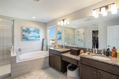 House in Riverview, Florida 5 bedrooms, 337.98 sq.m. № 2124424 - photo 20