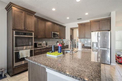 House in Riverview, Florida 5 bedrooms, 337.98 sq.m. № 2124424 - photo 4