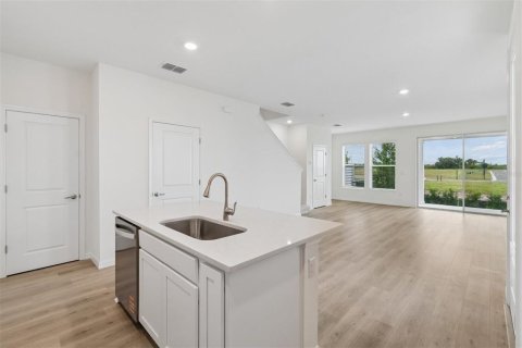 Townhouse in Apollo Beach, Florida 3 bedrooms, 150.41 sq.m. № 2152127 - photo 8
