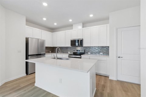 Townhouse in Apollo Beach, Florida 3 bedrooms, 150.41 sq.m. № 2152127 - photo 5