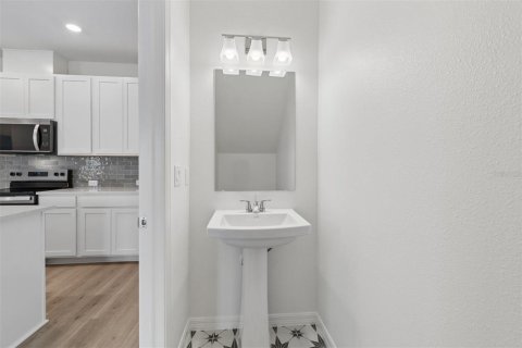 Townhouse in Apollo Beach, Florida 3 bedrooms, 150.41 sq.m. № 2152127 - photo 24