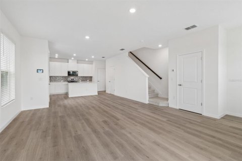 Townhouse in Apollo Beach, Florida 3 bedrooms, 150.41 sq.m. № 2152127 - photo 13