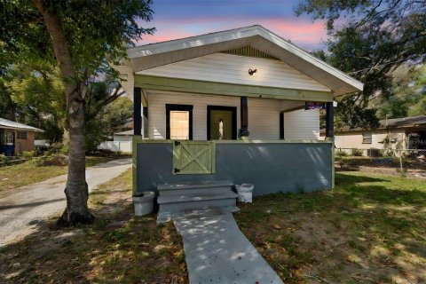House in Tampa, Florida 3 bedrooms, 98.1 sq.m. № 2092488