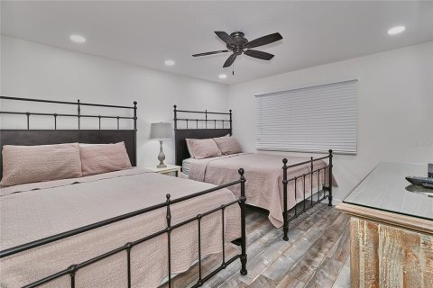 Condo in Indian Shores, Florida, 3 bedrooms  № 2111088 - photo 22