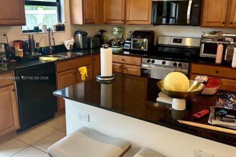 Casa en alquiler en Miami, Florida, 3 dormitorios, 167.97 m2 № 2058808 - foto 16