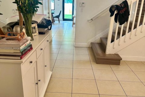 Casa en alquiler en Miami, Florida, 3 dormitorios, 167.97 m2 № 2058808 - foto 11