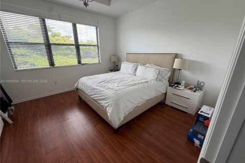 Casa en alquiler en Miami, Florida, 3 dormitorios, 167.97 m2 № 2058808 - foto 4