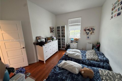 Casa en alquiler en Miami, Florida, 3 dormitorios, 167.97 m2 № 2058808 - foto 7