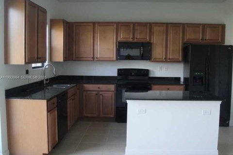 Casa en Miami, Florida 3 dormitorios, 167.97 m2 № 2058808