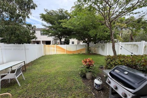 Casa en alquiler en Miami, Florida, 3 dormitorios, 167.97 m2 № 2058808 - foto 10