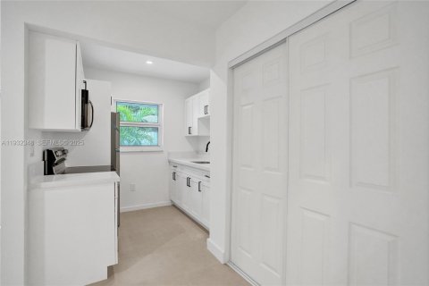 Villa ou maison à louer à Fort Lauderdale, Floride: 1 chambre, 55.74 m2 № 1991496 - photo 16