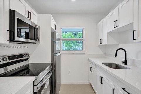 Villa ou maison à louer à Fort Lauderdale, Floride: 1 chambre, 55.74 m2 № 1991496 - photo 15
