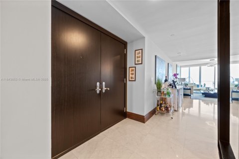 Condo in Sunny Isles Beach, Florida, 3 bedrooms № 1940471 - photo 4