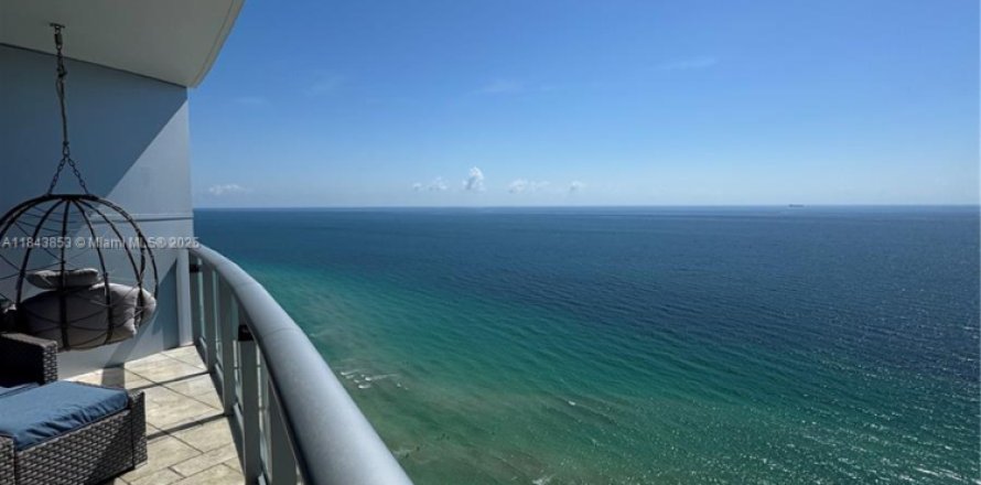 Condo in Sunny Isles Beach, Florida, 3 bedrooms № 1940471