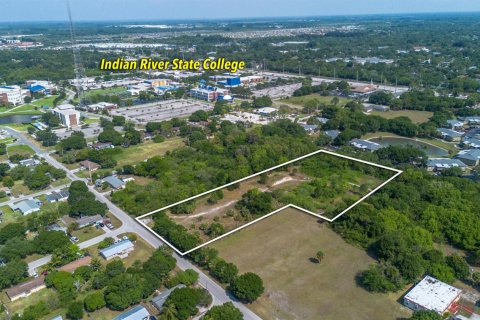 Commercial property in St. Lucie, Florida № 2083037 - photo 8