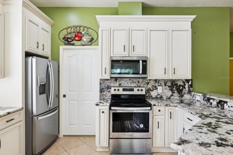House in New Port Richey, Florida 2 bedrooms, 128.58 sq.m. № 1918672 - photo 11