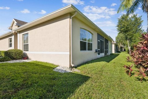 House in New Port Richey, Florida 2 bedrooms, 128.58 sq.m. № 1918672 - photo 30