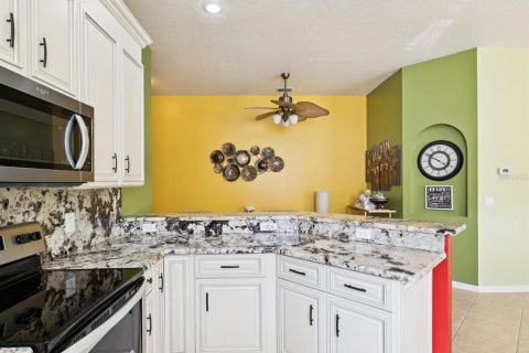 House in New Port Richey, Florida 2 bedrooms, 128.58 sq.m. № 1918672 - photo 8