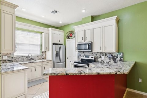 House in New Port Richey, Florida 2 bedrooms, 128.58 sq.m. № 1918672 - photo 12