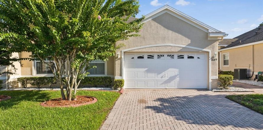 House in New Port Richey, Florida 2 bedrooms, 128.58 sq.m. № 1918672