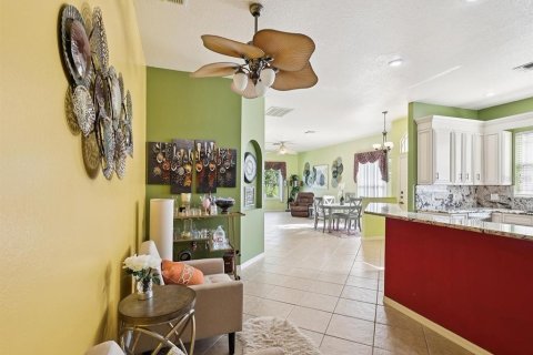 House in New Port Richey, Florida 2 bedrooms, 128.58 sq.m. № 1918672 - photo 13