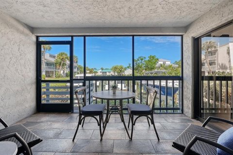 Condo in Sarasota, Florida, 2 bedrooms № 2142367 - photo 10