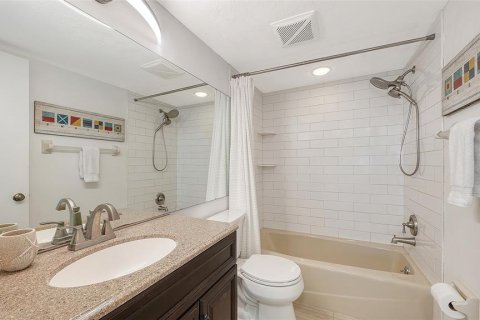 Condo in Sarasota, Florida, 2 bedrooms № 2142367 - photo 28