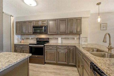 Condo in Sarasota, Florida, 2 bedrooms № 2142367 - photo 17