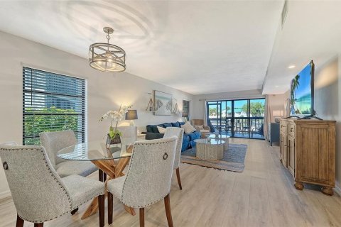 Condo in Sarasota, Florida, 2 bedrooms № 2142367 - photo 6