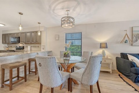 Condo in Sarasota, Florida, 2 bedrooms № 2142367 - photo 14
