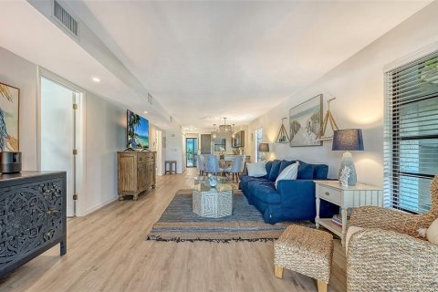 Condo in Sarasota, Florida, 2 bedrooms № 2142367 - photo 13