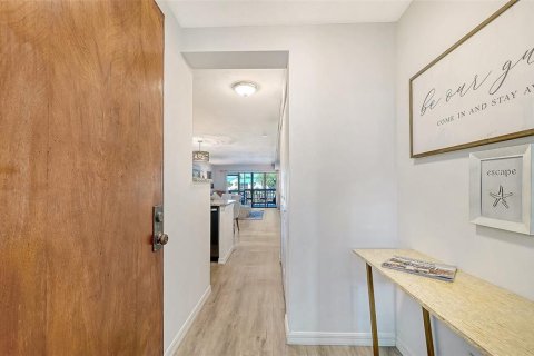 Condo in Sarasota, Florida, 2 bedrooms № 2142367 - photo 4