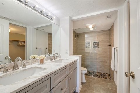 Condo in Sarasota, Florida, 2 bedrooms № 2142367 - photo 24