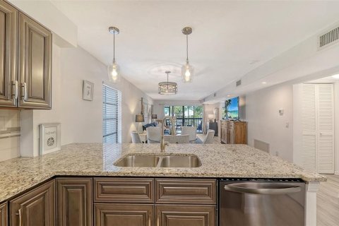 Condo in Sarasota, Florida, 2 bedrooms № 2142367 - photo 19