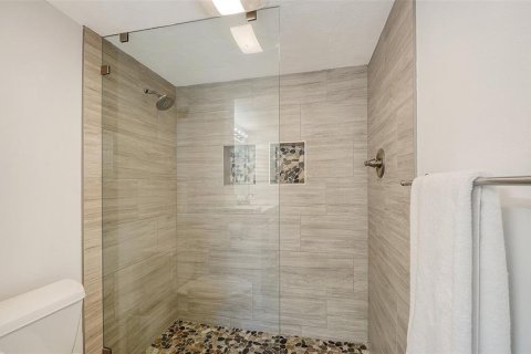 Condo in Sarasota, Florida, 2 bedrooms № 2142367 - photo 25