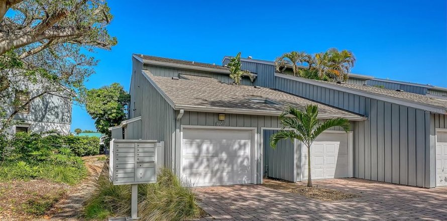 Condo in Sarasota, Florida, 2 bedrooms № 2142367