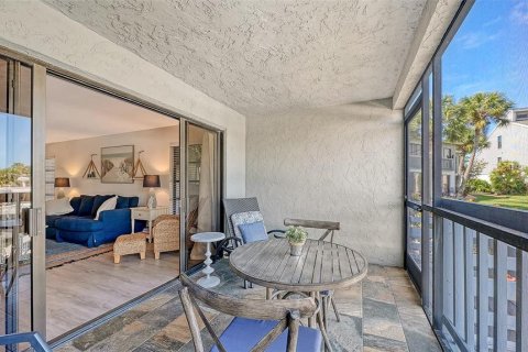 Condo in Sarasota, Florida, 2 bedrooms № 2142367 - photo 11