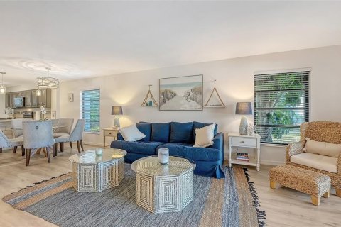 Condo in Sarasota, Florida, 2 bedrooms № 2142367 - photo 8
