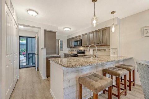 Condo in Sarasota, Florida, 2 bedrooms № 2142367 - photo 15