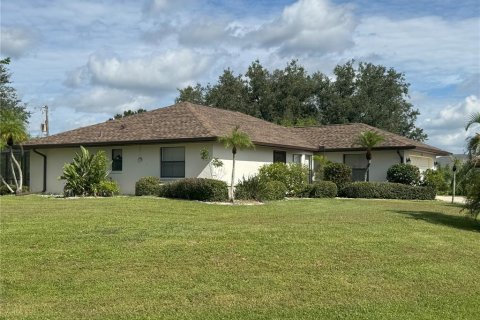 Casa en venta en Port Charlotte, Florida, 3 dormitorios, 135.36 m2 № 1902597 - foto 4