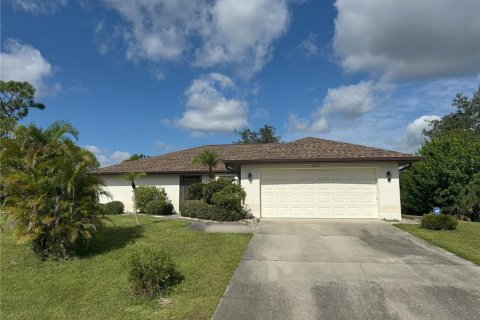 Casa en venta en Port Charlotte, Florida, 3 dormitorios, 135.36 m2 № 1902597 - foto 1
