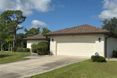 Casa en venta en Port Charlotte, Florida, 3 dormitorios, 135.36 m2 № 1902597 - foto 2