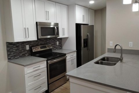 Condominio en venta en Altamonte Springs, Florida, 1 dormitorio, 71.63 m2 № 2196430 - foto 3