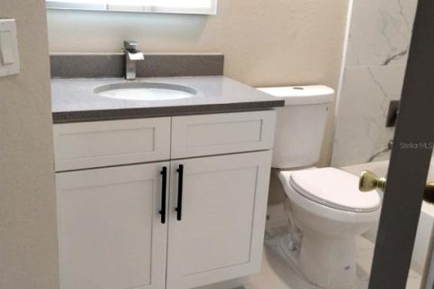 Condominio en venta en Altamonte Springs, Florida, 1 dormitorio, 71.63 m2 № 2196430 - foto 12