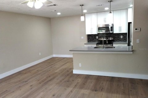 Condominio en venta en Altamonte Springs, Florida, 1 dormitorio, 71.63 m2 № 2196430 - foto 4