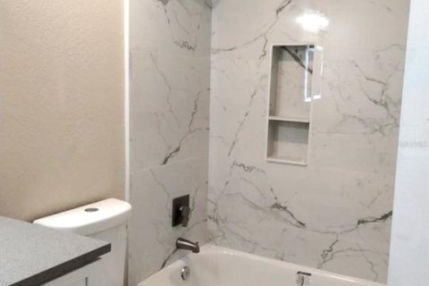 Condominio en venta en Altamonte Springs, Florida, 1 dormitorio, 71.63 m2 № 2196430 - foto 11