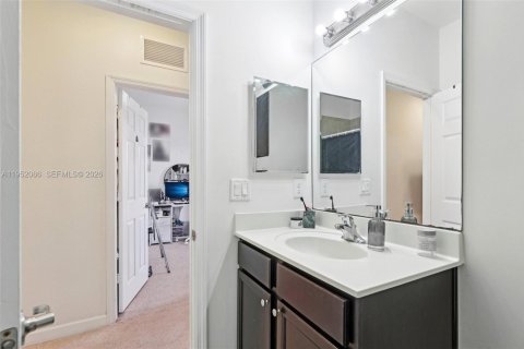 Купить таунхаус в Майами, Флорида 4 спальни, 163.79м2, № 2008911 - фото 24