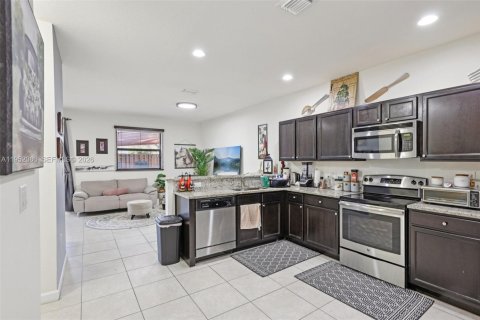 Купить таунхаус в Майами, Флорида 4 спальни, 163.79м2, № 2008911 - фото 12