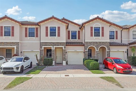 Таунхаус в Майами, Флорида 4 спальни, 163.79м2 № 2008911